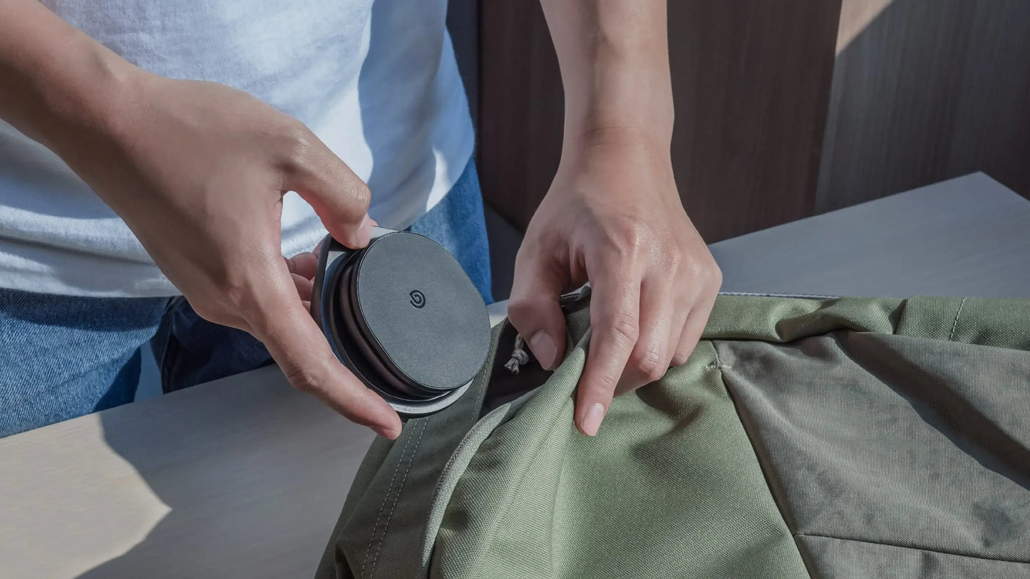 BAZIC GOMAG GYRE, 360 ROTATING BASE 3 IN 1 WIRELESS CHARGER WITH APPLE WATCH AND AIRPODS CHARGING - GUNMETAL
