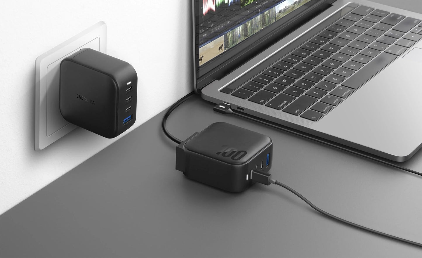 ENERGEA TRAVELHUB GAN100, 3C1A PD/USB/USB3.0 DESKTOP & WALL CHARGER,100W (US+EU+CUK) - BLACK
ONE CHARGER, TWO MODES
(USE IT AS WALL OR DESKTOP CHARGER)