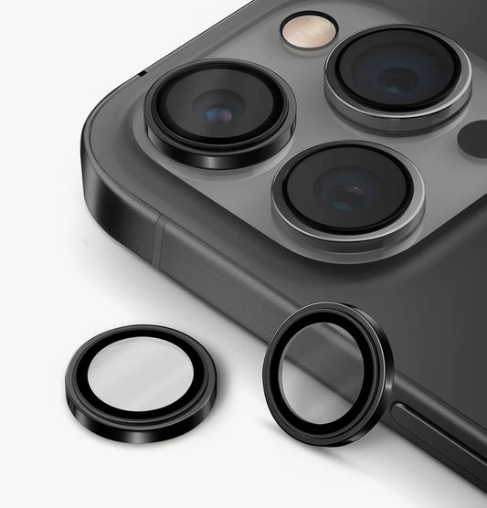 UNIQ OPTIX IPHONE PRO (2023) 6.7 STAINLESS STEEL FRAME SAPPHIRE CAMERA LENS PROTECTOR - GUNMETAL BLACK (BLACK) - يونيك أوبتكس آيفون برو (2023) 6.7 حماية عدسة الكاميرا بزجاج الياقوت وإطار فولاذي - أسود معدني (أسود)